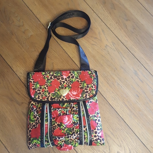 Betsey Johnson Handbags - Betsy Johnson Crossbody